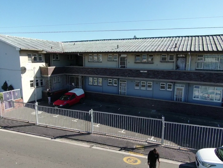 2 Bedroom Property for Sale in Goodwood Estate Western Cape